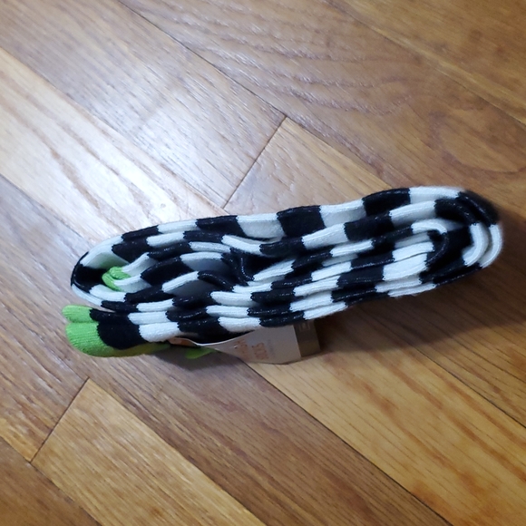 1 Pair of Stripped Thigh High Socks With Green Bows NWT - Picture 8 of 8